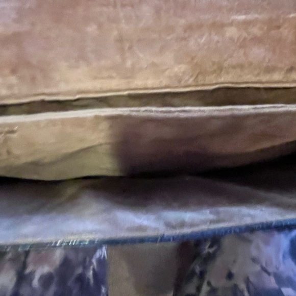 Vintage Alligator Vivace Embossed Attaché Case. - Picture 11 of 11